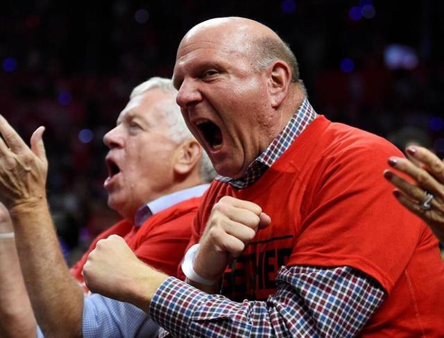 瓦伦西亚训练开放日；转会期绝杀压哨引欢呼；全明星赛在即；资深球员宣示担当的简单介绍